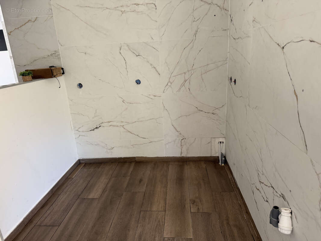 Commerce à LA SEYNE-SUR-MER