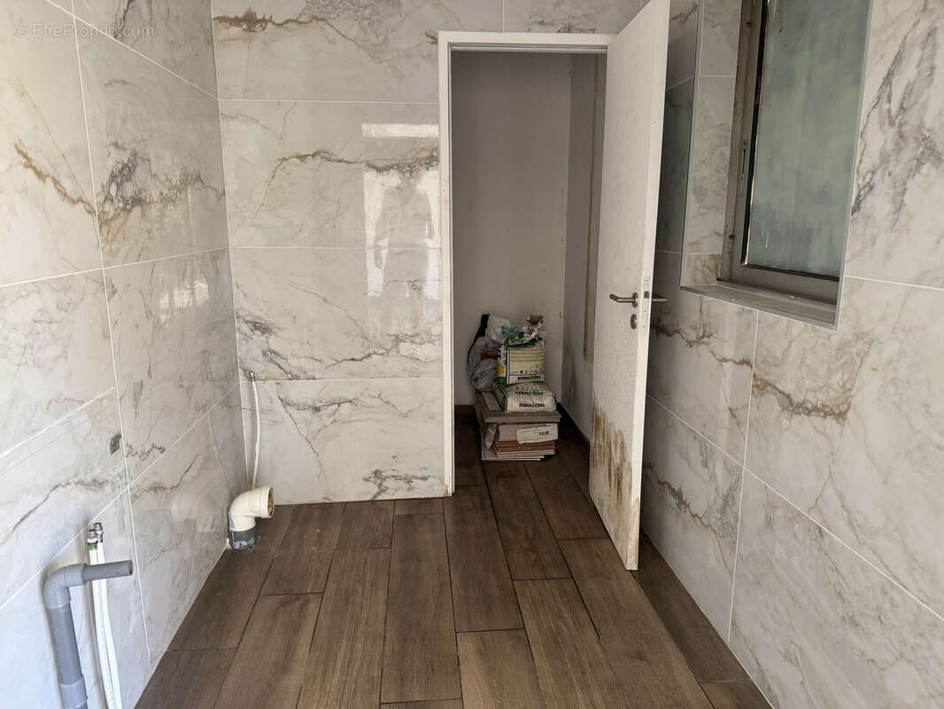 Commerce à LA SEYNE-SUR-MER