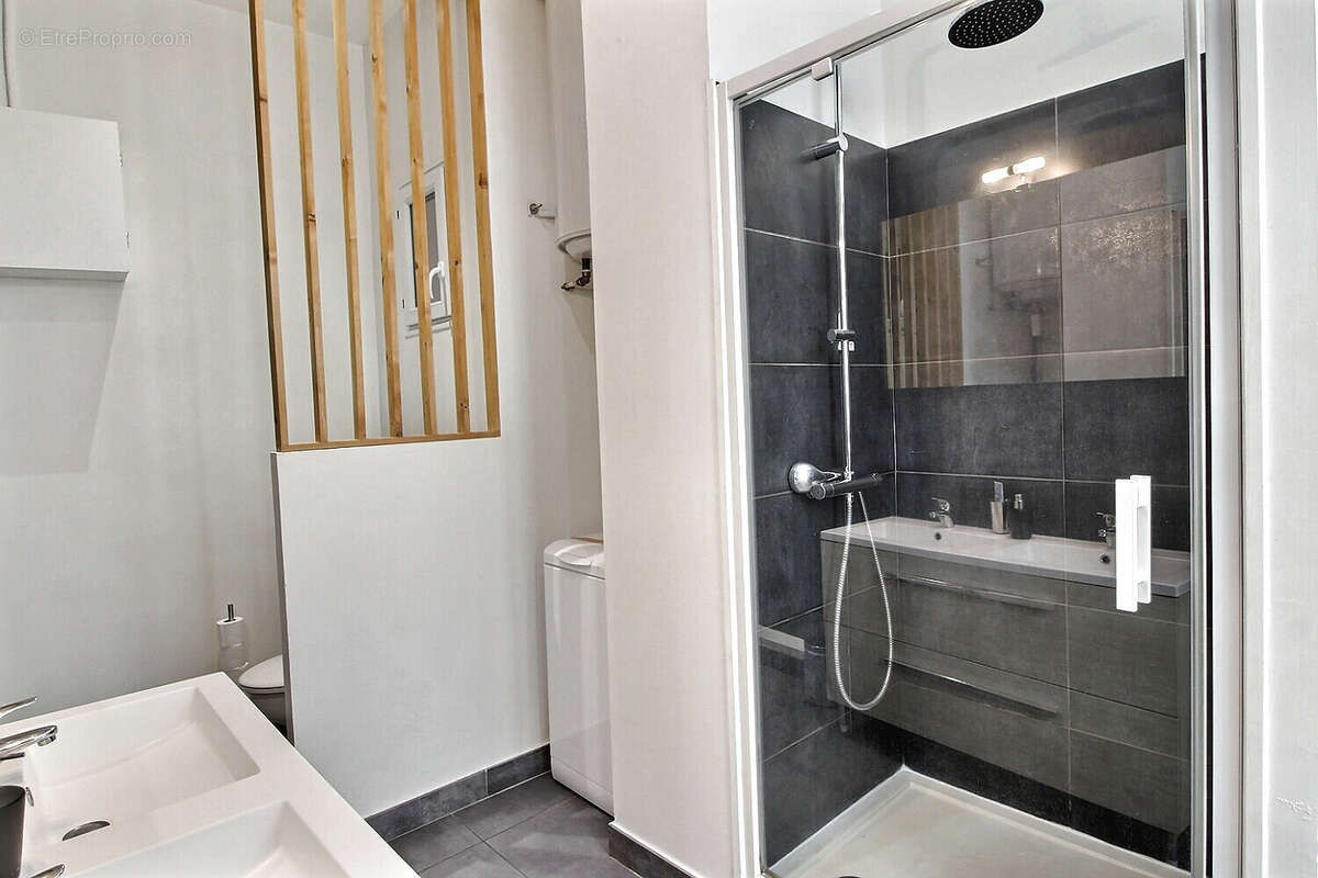 Appartement à MARSEILLE-6E