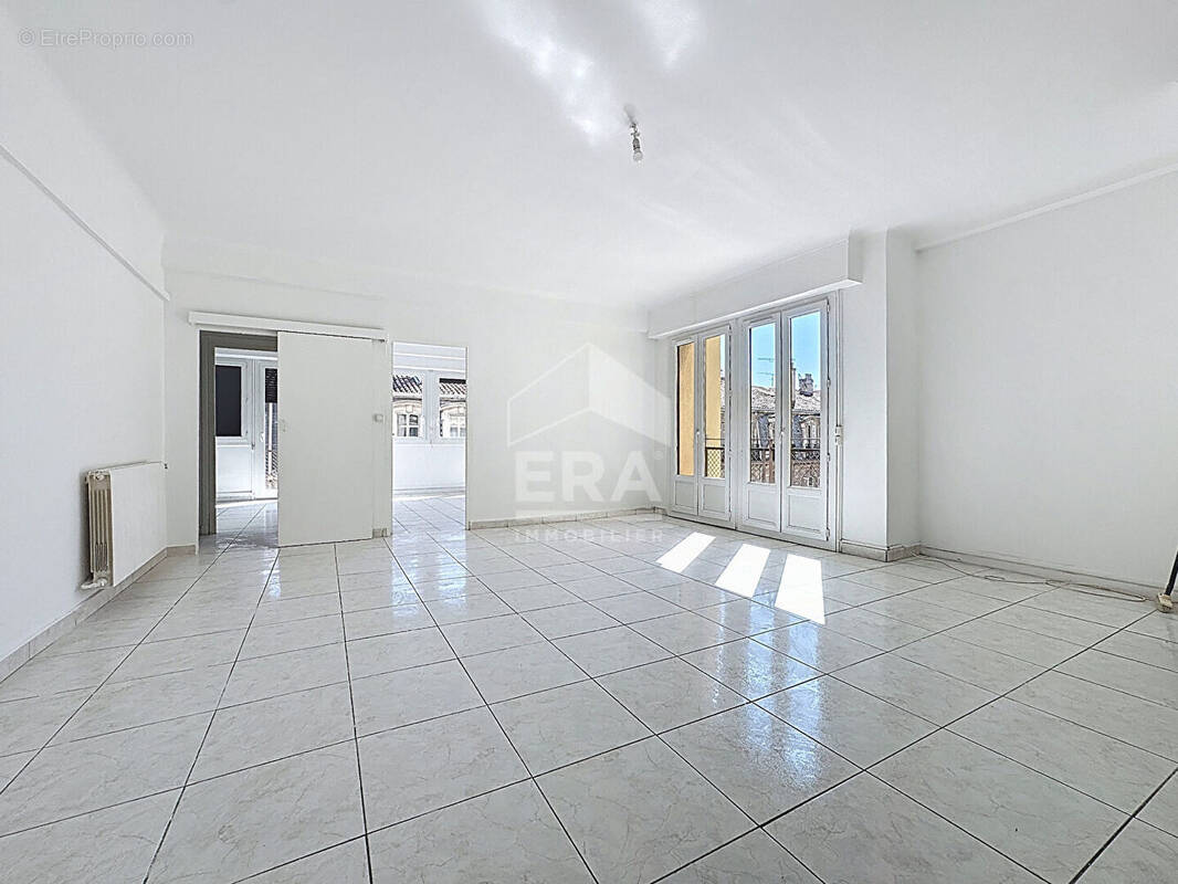 Appartement à MARSEILLE-6E