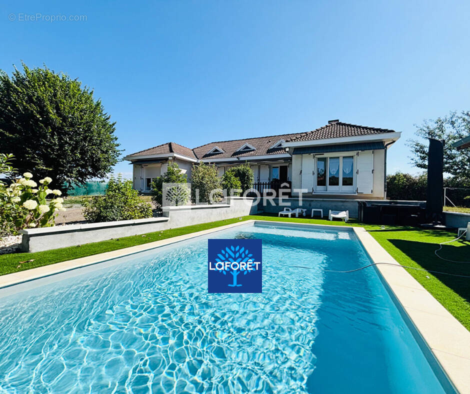 Maison à CROIZET-SUR-GAND