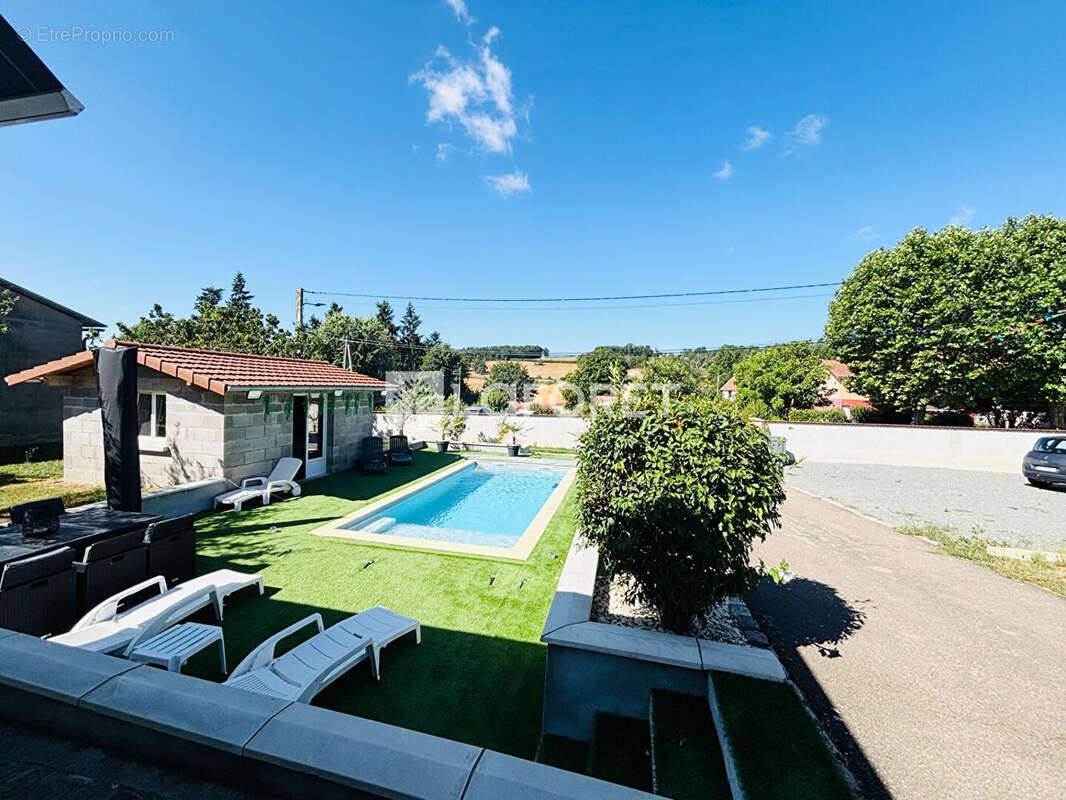 Maison à CROIZET-SUR-GAND