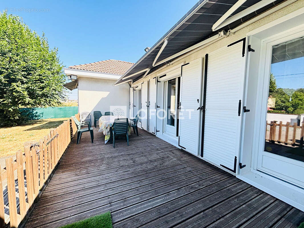 Maison à CROIZET-SUR-GAND