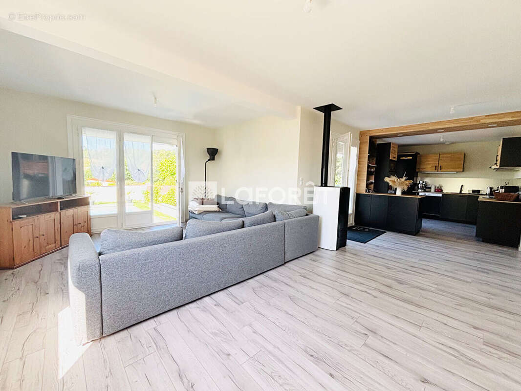 Maison à CROIZET-SUR-GAND