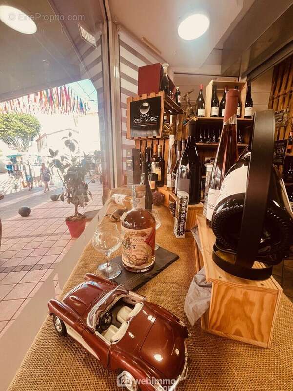 Commerce à SAINT-LAURENT-DE-LA-SALANQUE