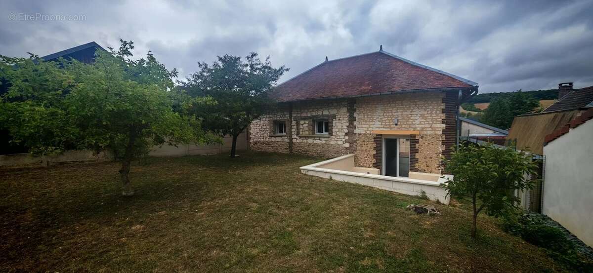 Maison à BUCEY-EN-OTHE