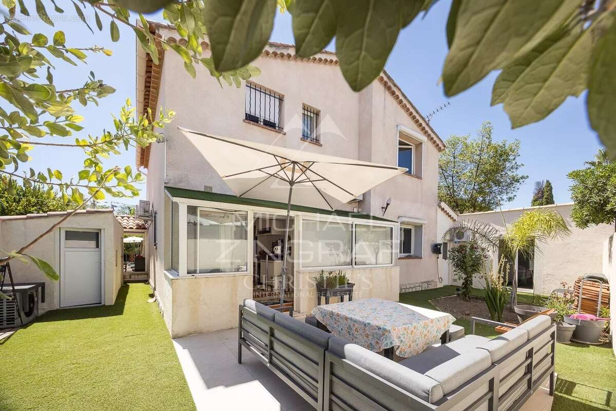 Maison à VILLENEUVE-LOUBET