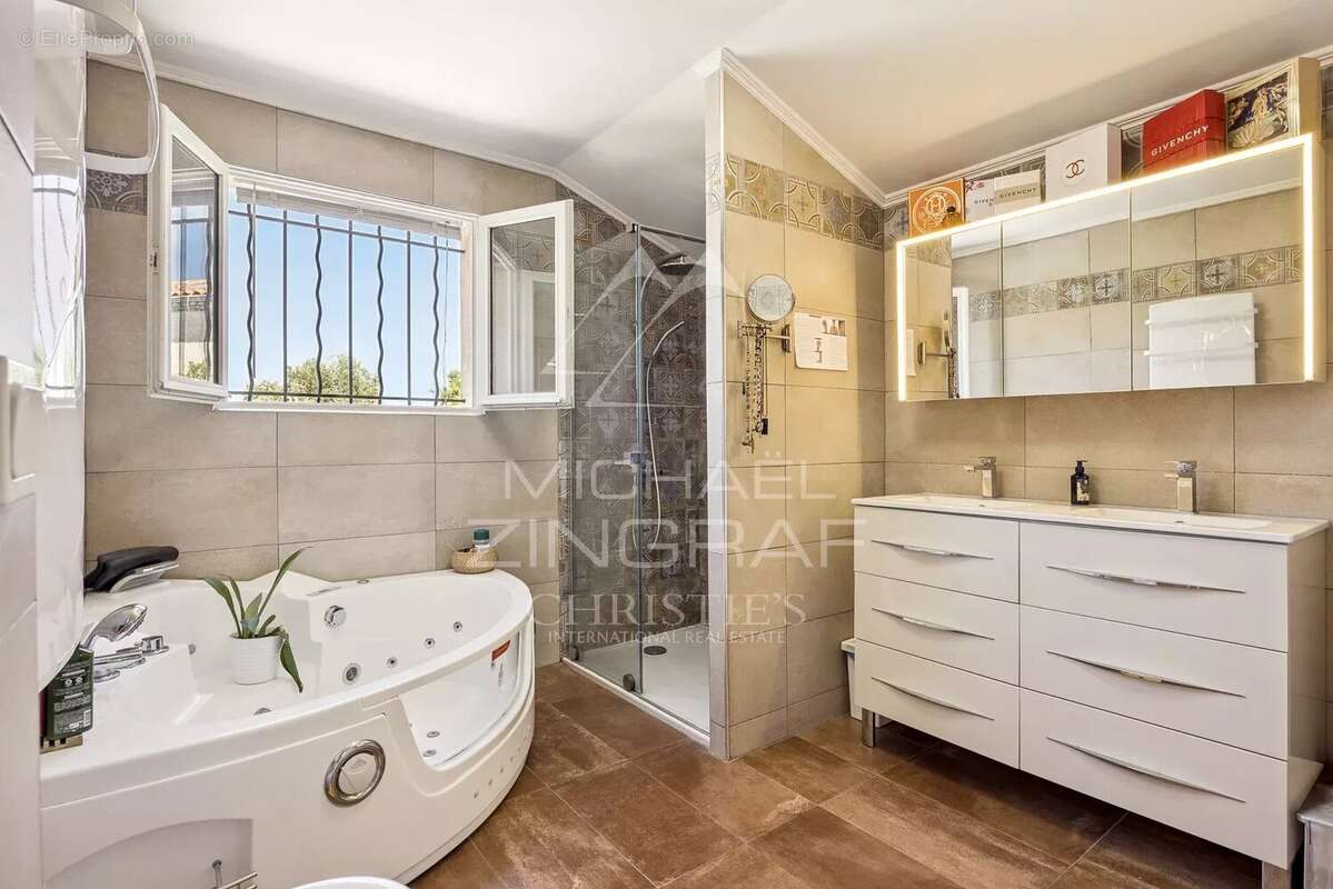 Maison à VILLENEUVE-LOUBET