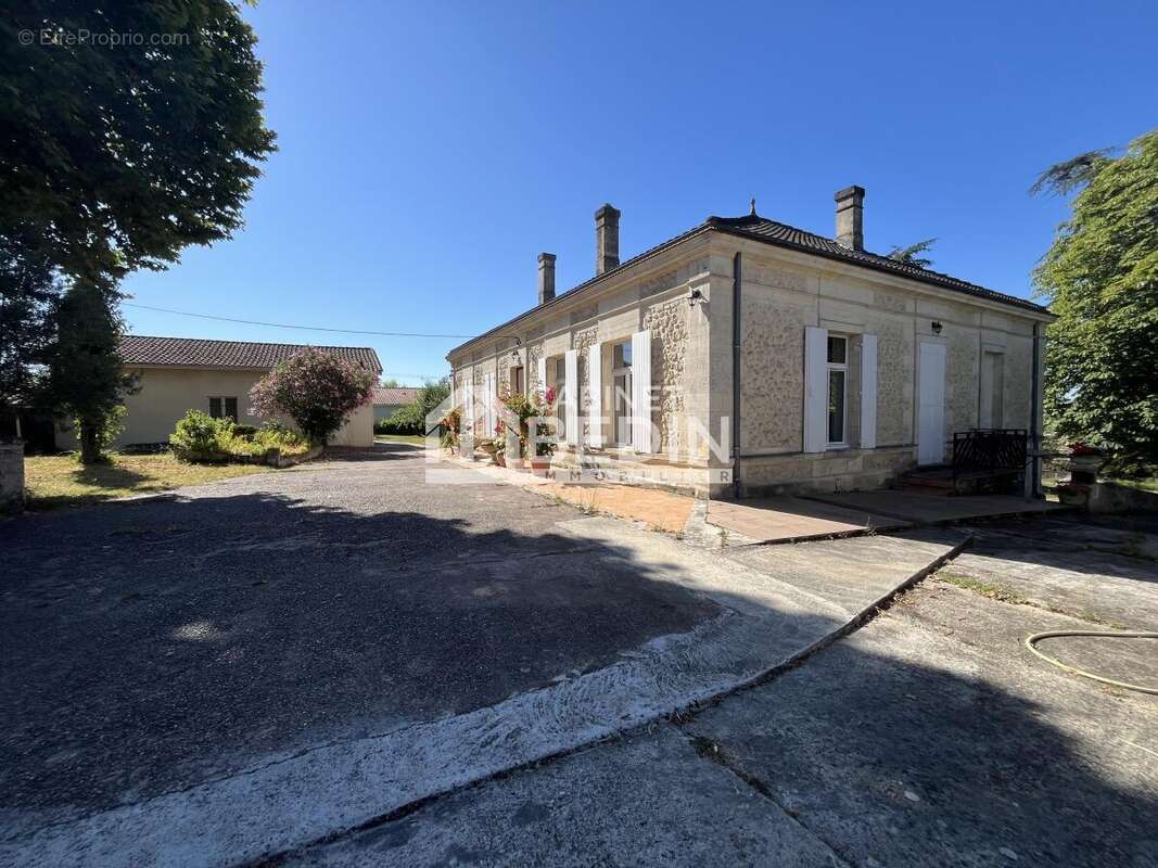 Maison à FARGUES-SAINT-HILAIRE