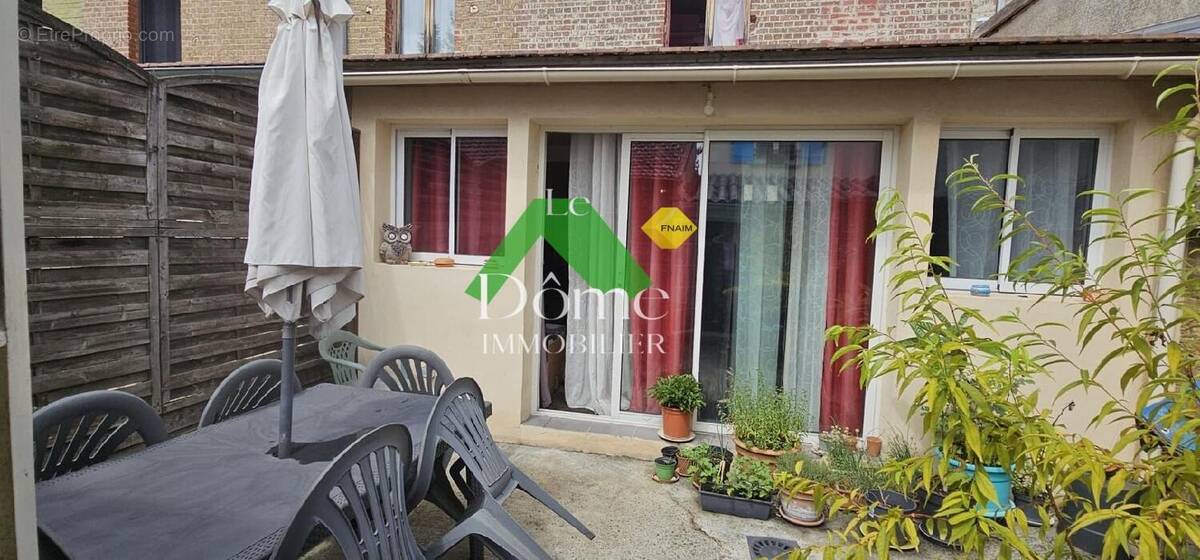 Maison à MERU