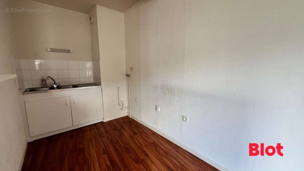 Appartement à ORGERES