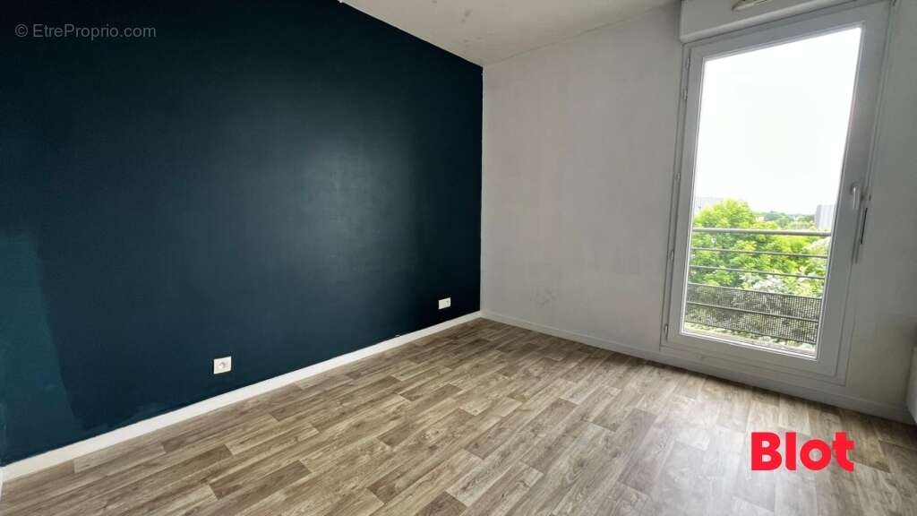 Appartement à ORGERES