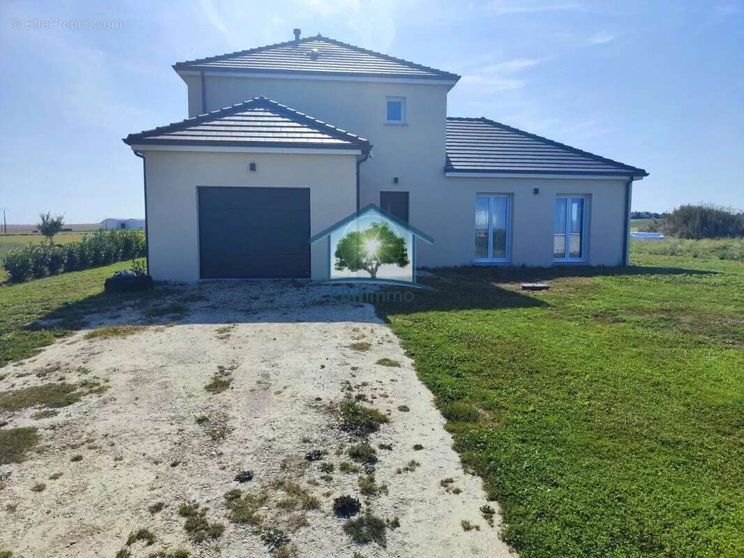 Maison à PRUNAY-BELLEVILLE