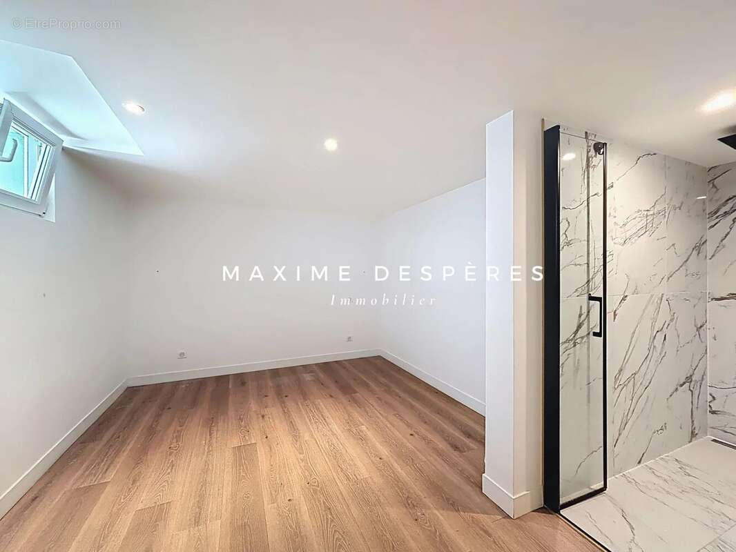 Appartement à LEVALLOIS-PERRET