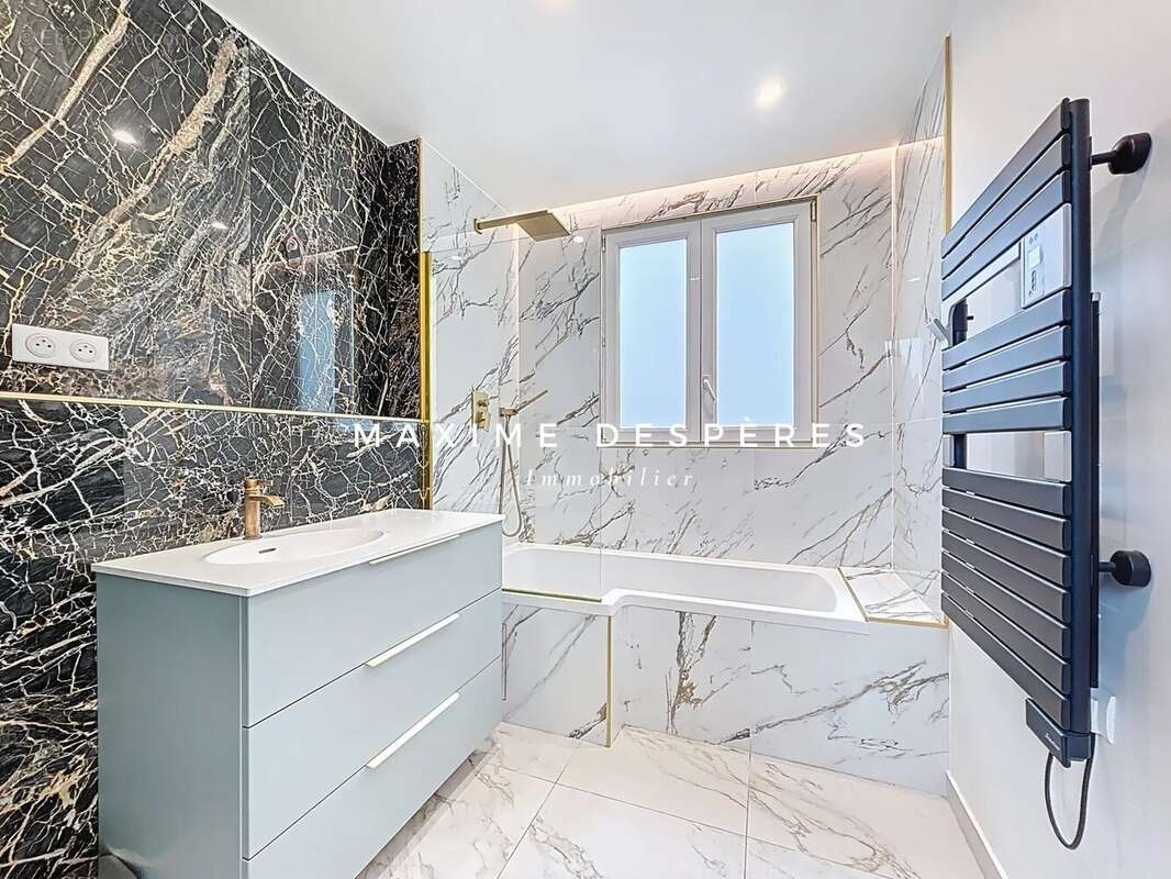 Appartement à LEVALLOIS-PERRET