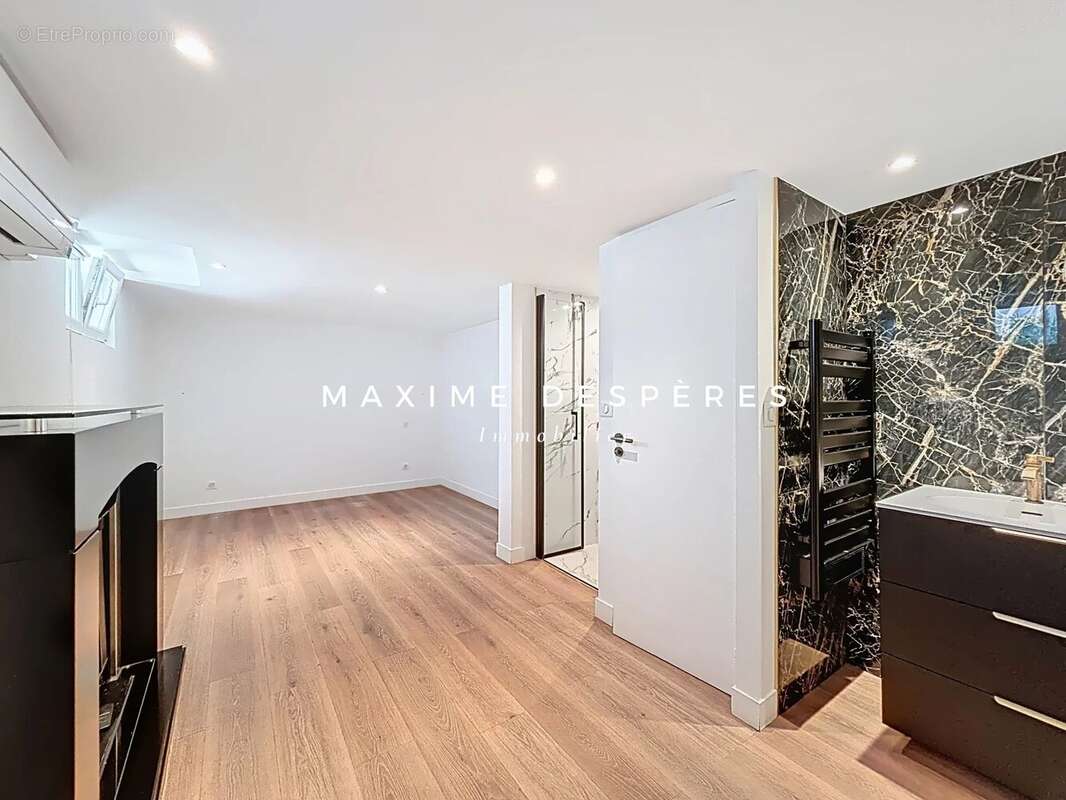 Appartement à LEVALLOIS-PERRET