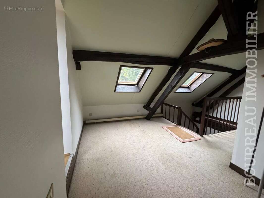 Maison à PRECY-SUR-VRIN