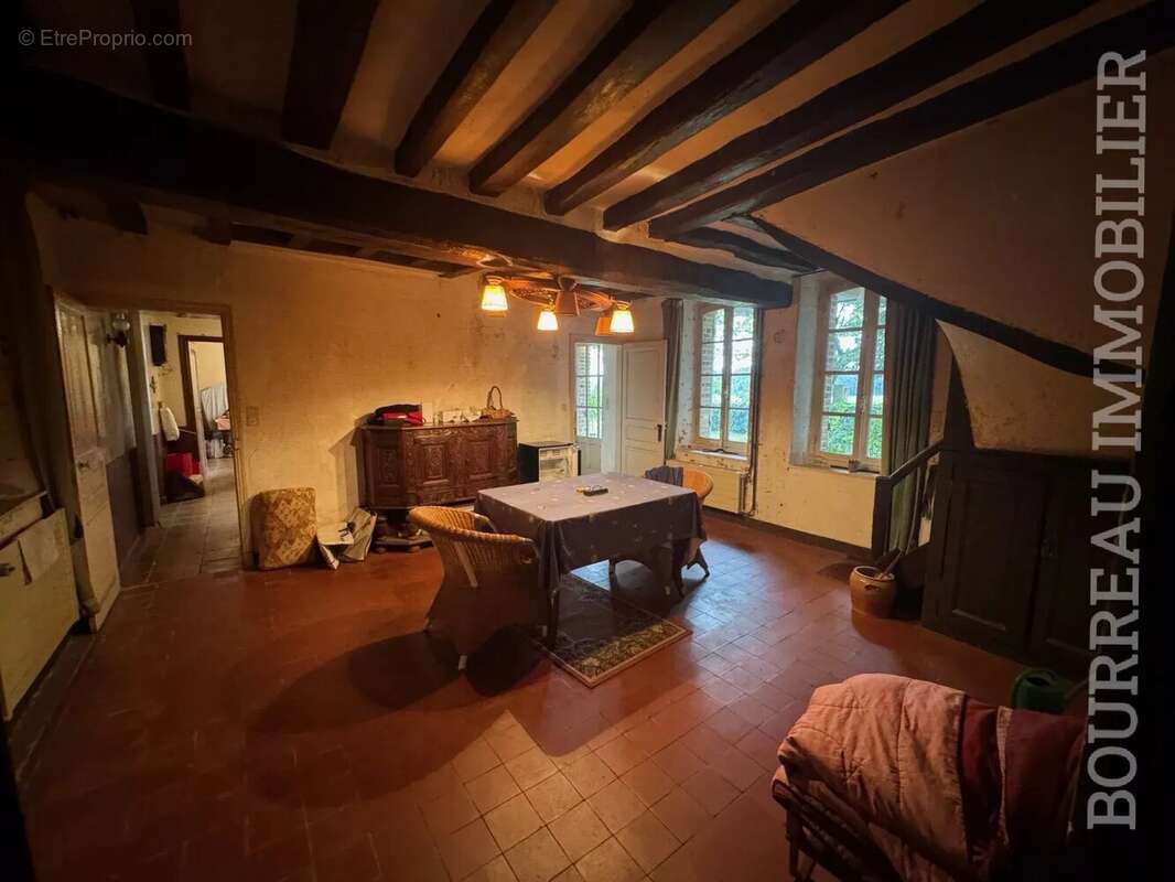 Maison à PRECY-SUR-VRIN