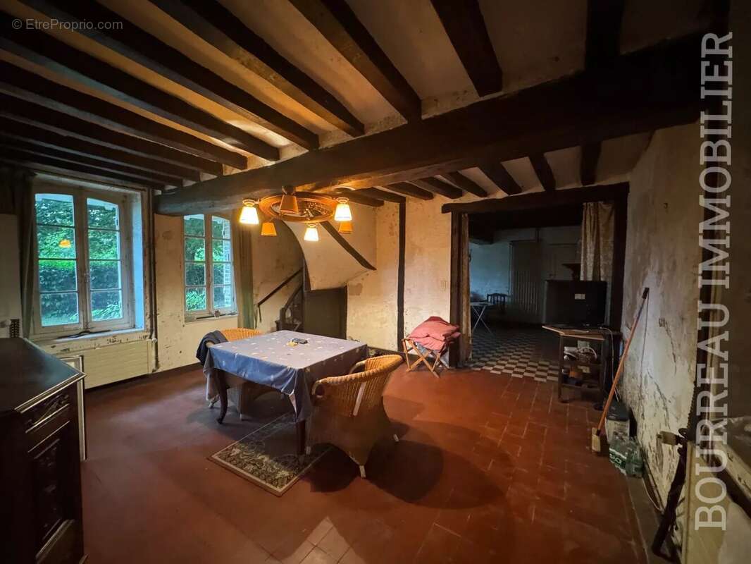 Maison à PRECY-SUR-VRIN