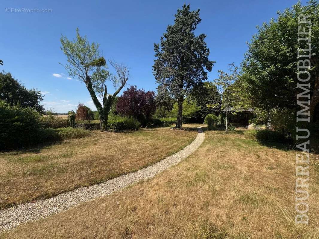 Maison à PRECY-SUR-VRIN