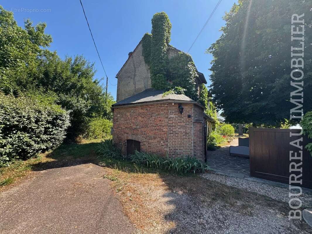 Maison à PRECY-SUR-VRIN