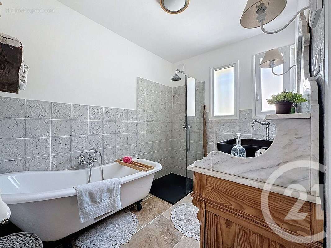 Maison à PUYLOUBIER