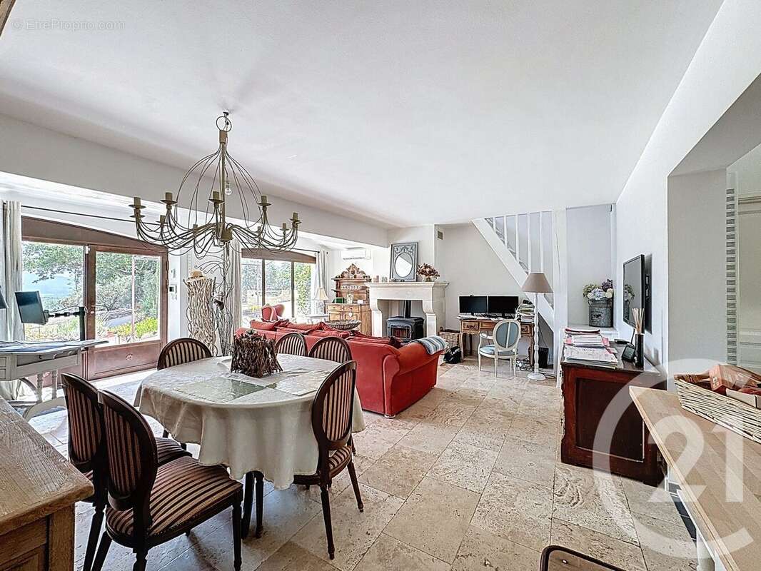 Maison à PUYLOUBIER