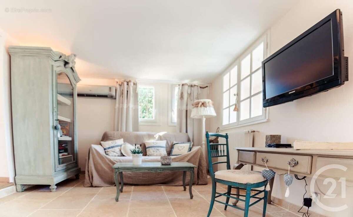 Maison à PUYLOUBIER