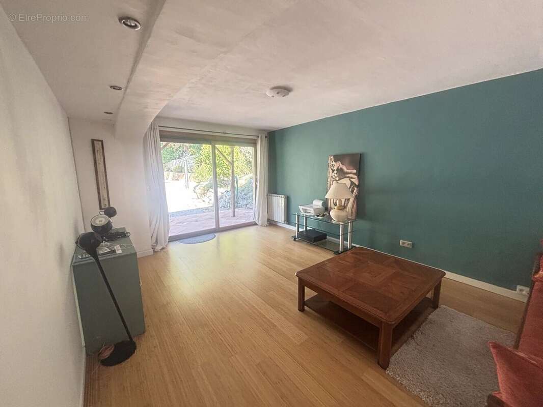 Maison à FIGANIERES