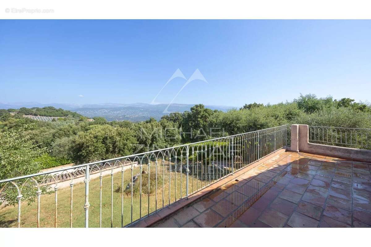 Maison à MANDELIEU-LA-NAPOULE