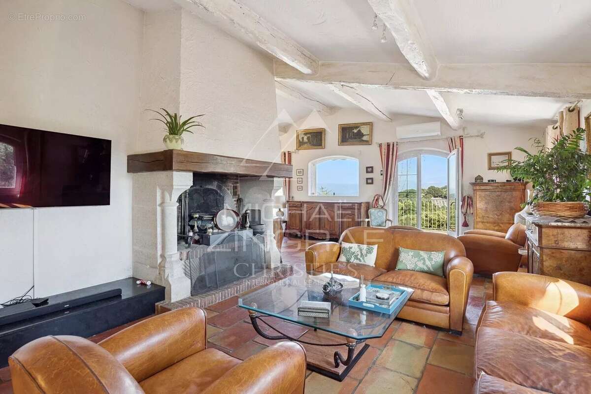 Maison à MANDELIEU-LA-NAPOULE