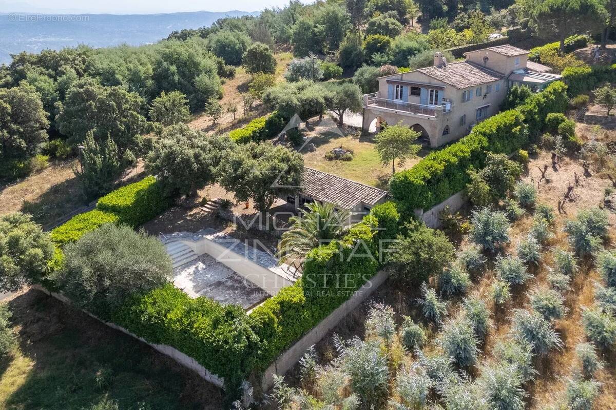 Maison à MANDELIEU-LA-NAPOULE