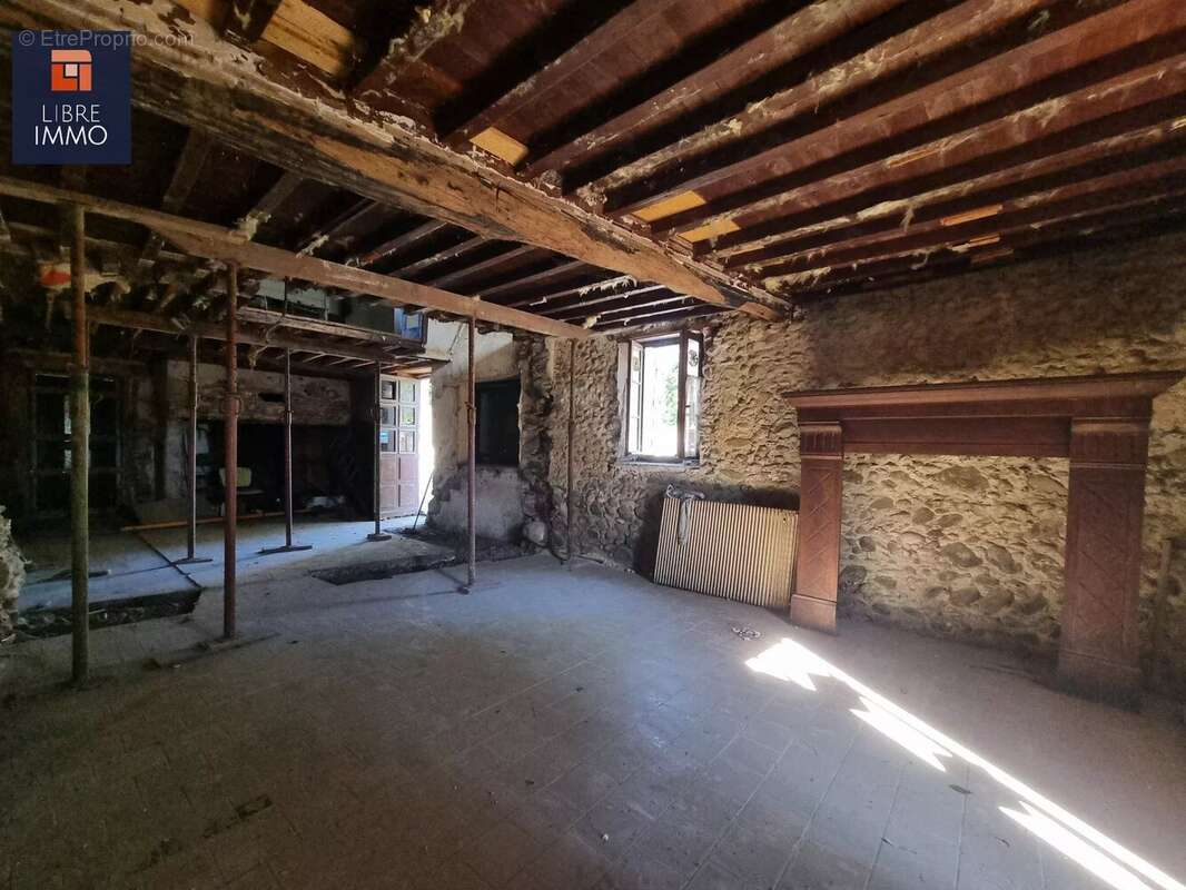 Maison à ARTIGUELOUTAN