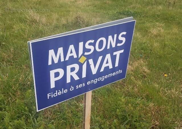 Terrain à MAREUIL-SUR-LAY-DISSAIS