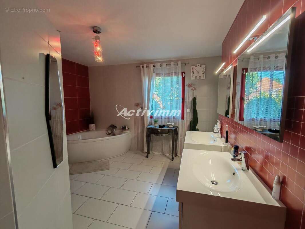 4270 6 - Maison à AUCHY-LES-HESDIN