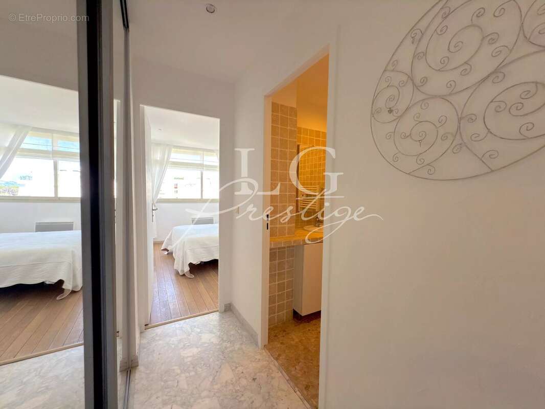 Appartement à MANDELIEU-LA-NAPOULE