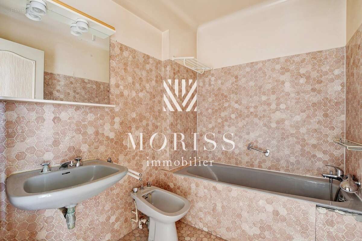 Appartement à CHARENTON-LE-PONT