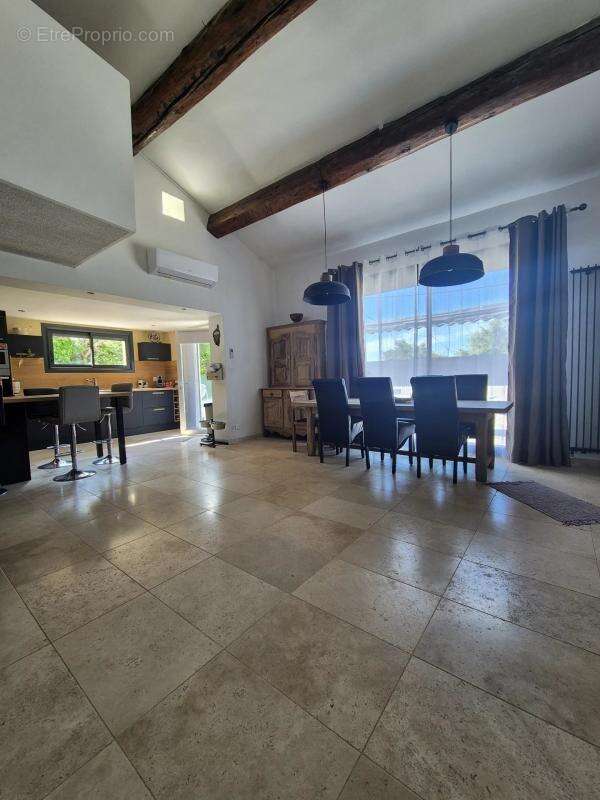 Maison à ROQUEVAIRE