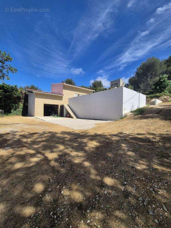 Maison à ROQUEVAIRE