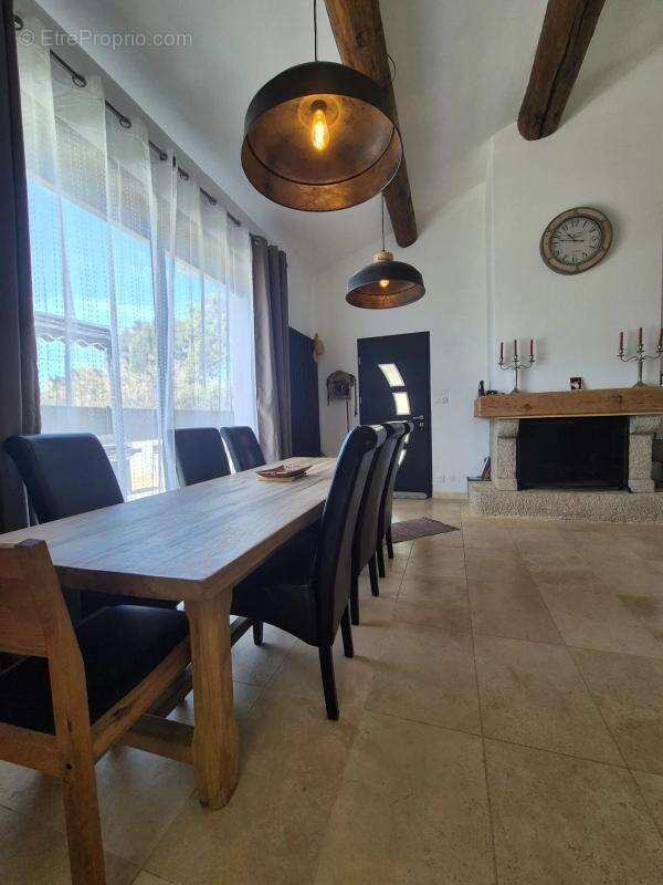 Maison à ROQUEVAIRE