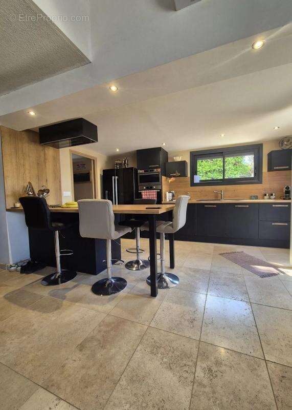 Maison à ROQUEVAIRE