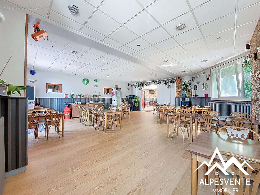 vente-commerce-appartement-terrasse-féternes-alpesvente - Commerce à FETERNES