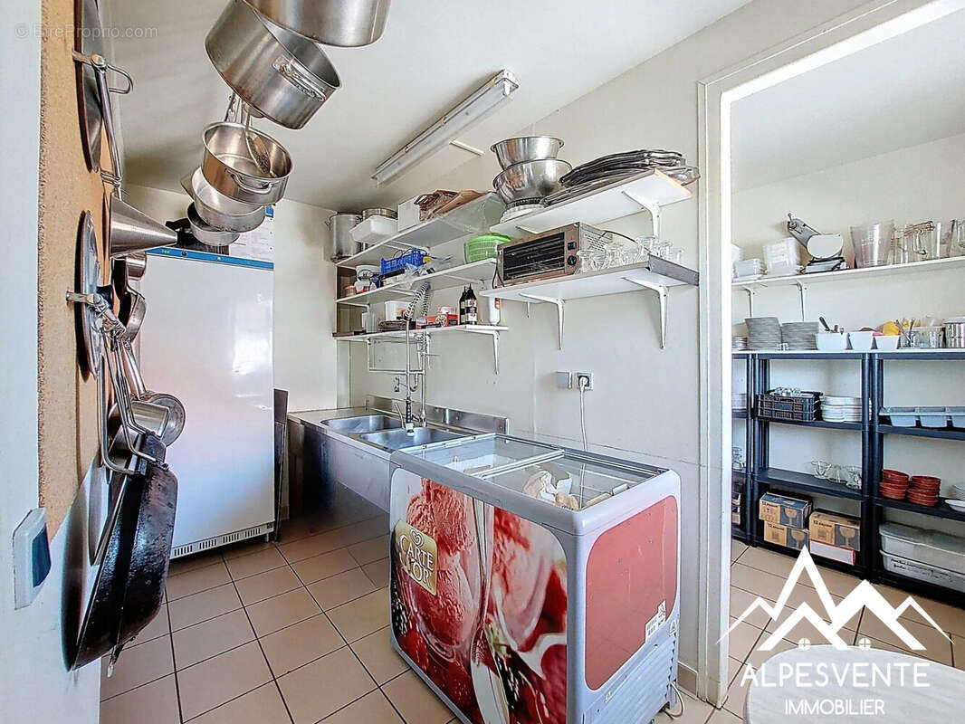 vente-commerce-appartement-terrasse-féternes-alpesvente - Commerce à FETERNES