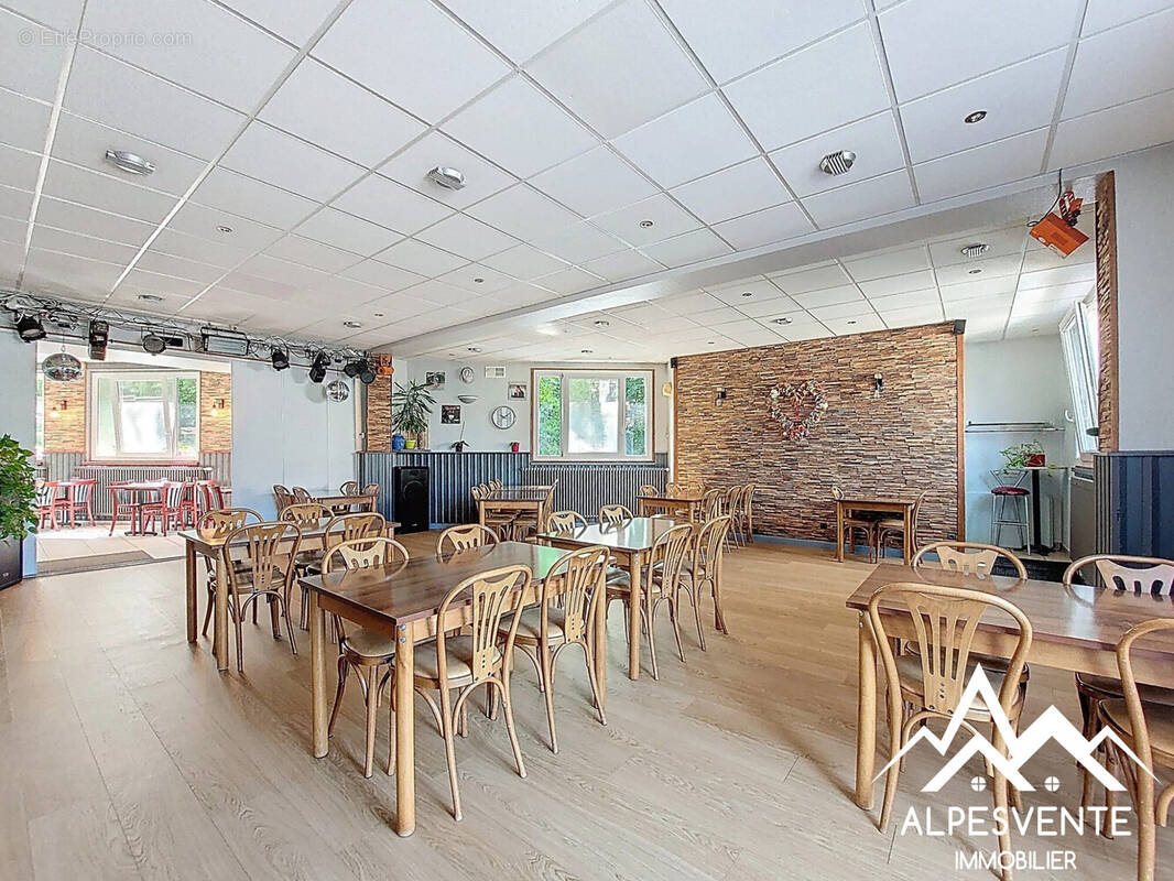 vente-commerce-appartement-terrasse-féternes-alpesvente - Commerce à FETERNES