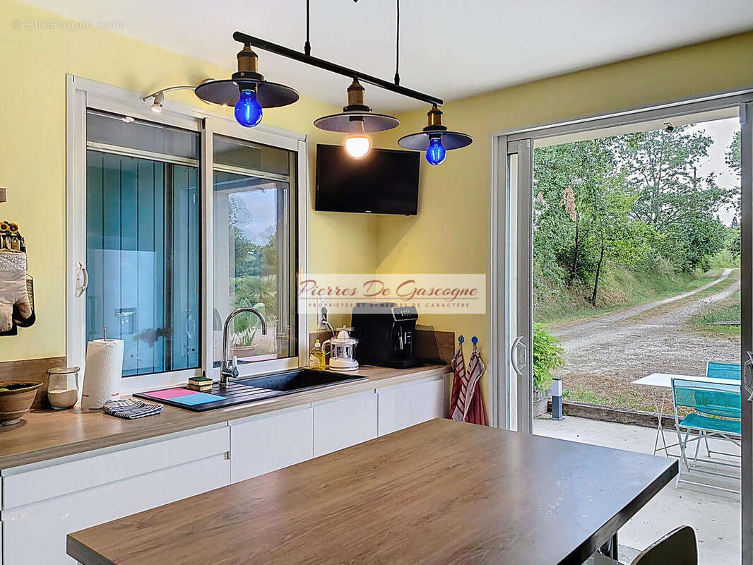 baheux00004 - Maison à VIC-FEZENSAC