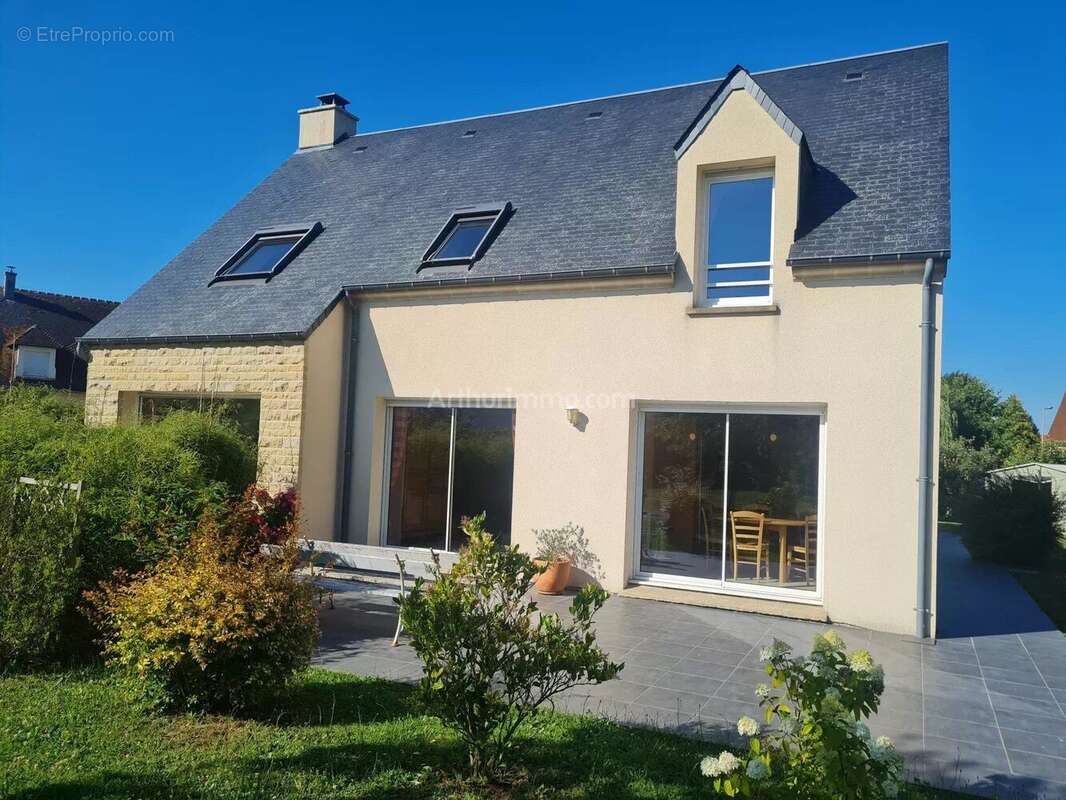 Maison à FONTAINE-ETOUPEFOUR