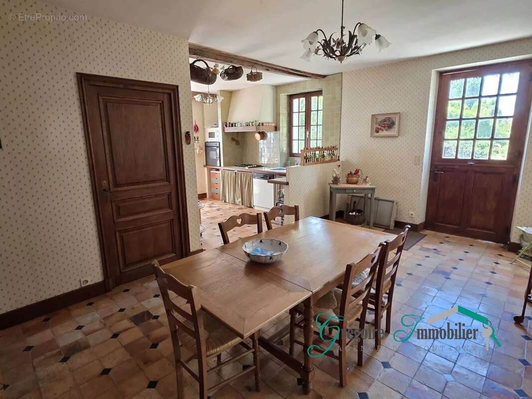 Maison à LA GENEVRAYE