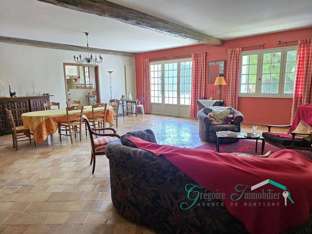 Maison à LA GENEVRAYE