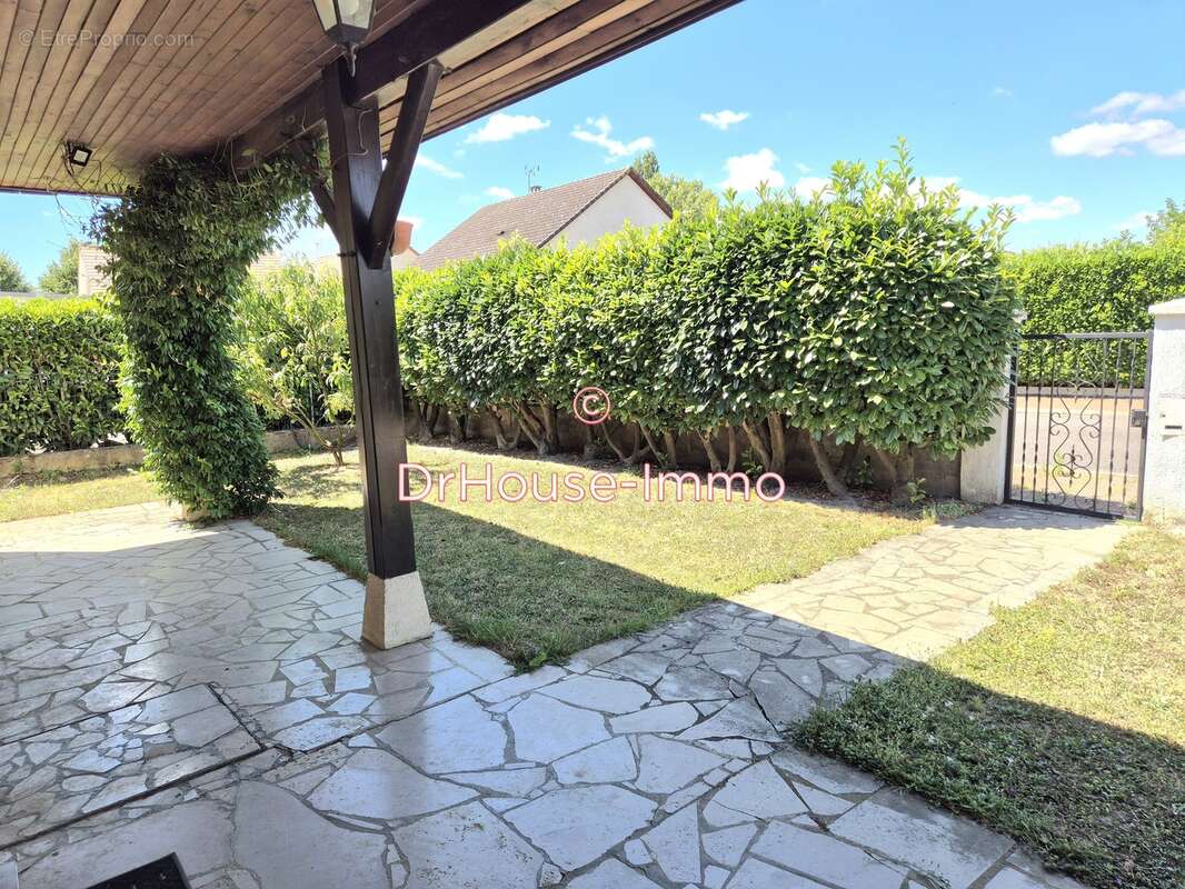 Maison à CHATENOY-LE-ROYAL