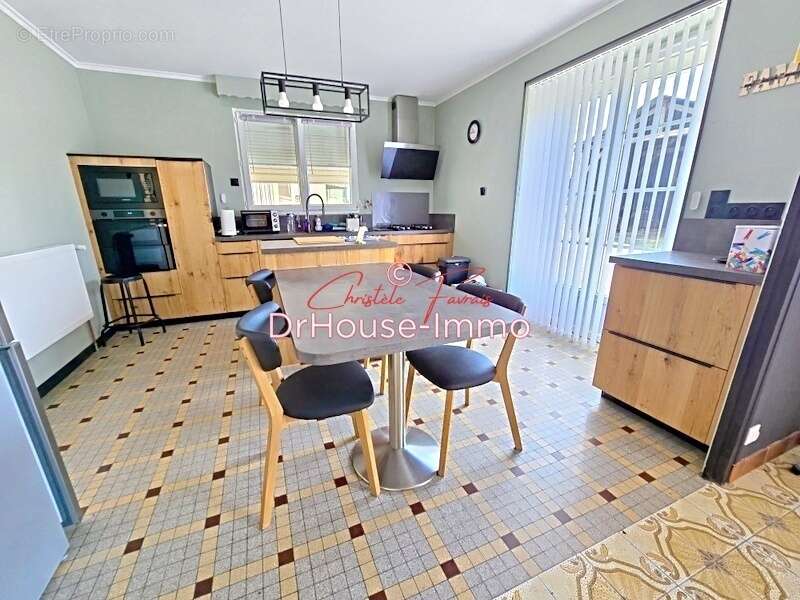 Maison à SAINT-ELLIER-DU-MAINE